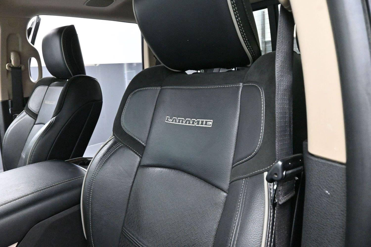 Used 2021 Diamond Black Crystal Pearlcoat Ram Laramie image 15