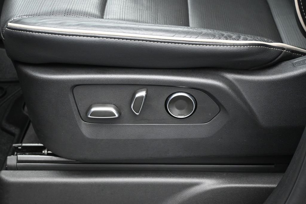 Used 2025 Silver Cadillac Premium Luxury image 10