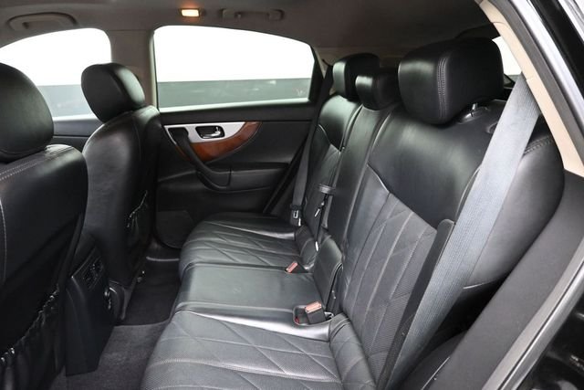 Used 2016 Black INFINITI Base image 16