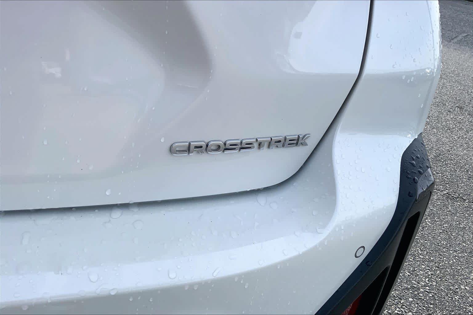 Used 2024 Crystal White Pearl Subaru Limited image 10