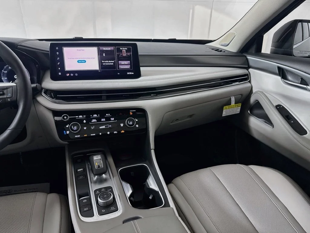 Certified Used 2027 Green INFINITI LUXE image 32