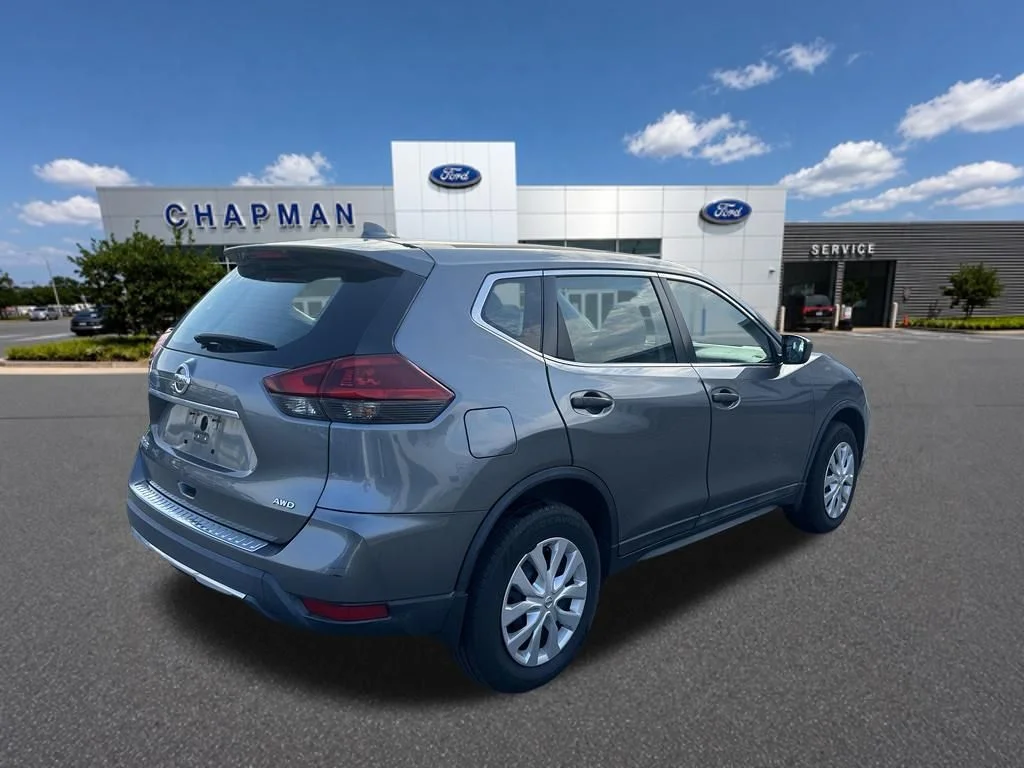Used 2018 Gray Nissan S image 5