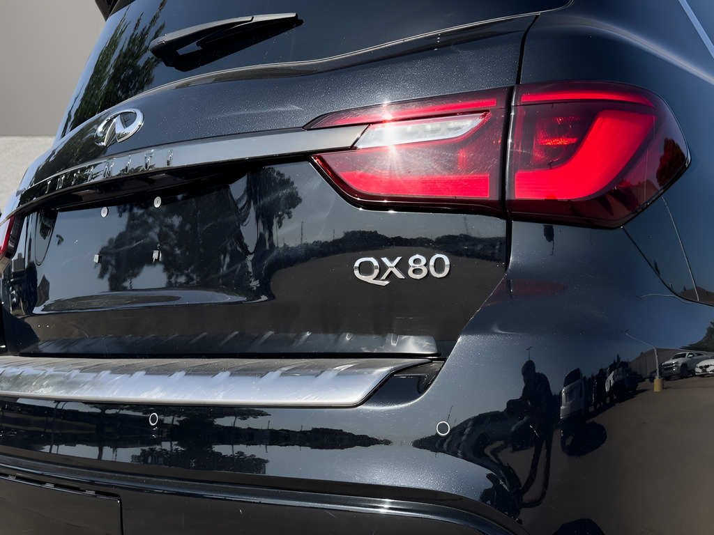 Used 2023 Black INFINITI Premium Select image 7