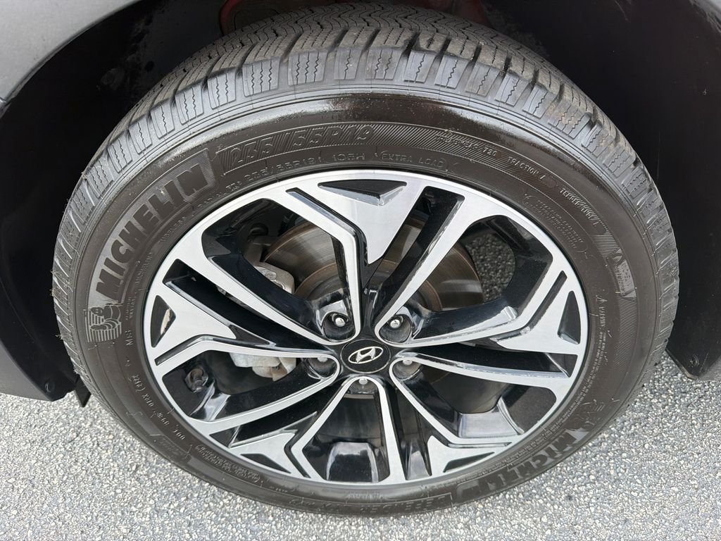 Used 2019 Red Hyundai Ultimate image 11