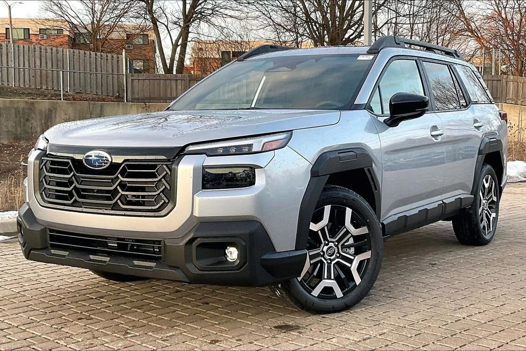 New 2026 ICE SILVER METALLIC Subaru Touring XT image 2