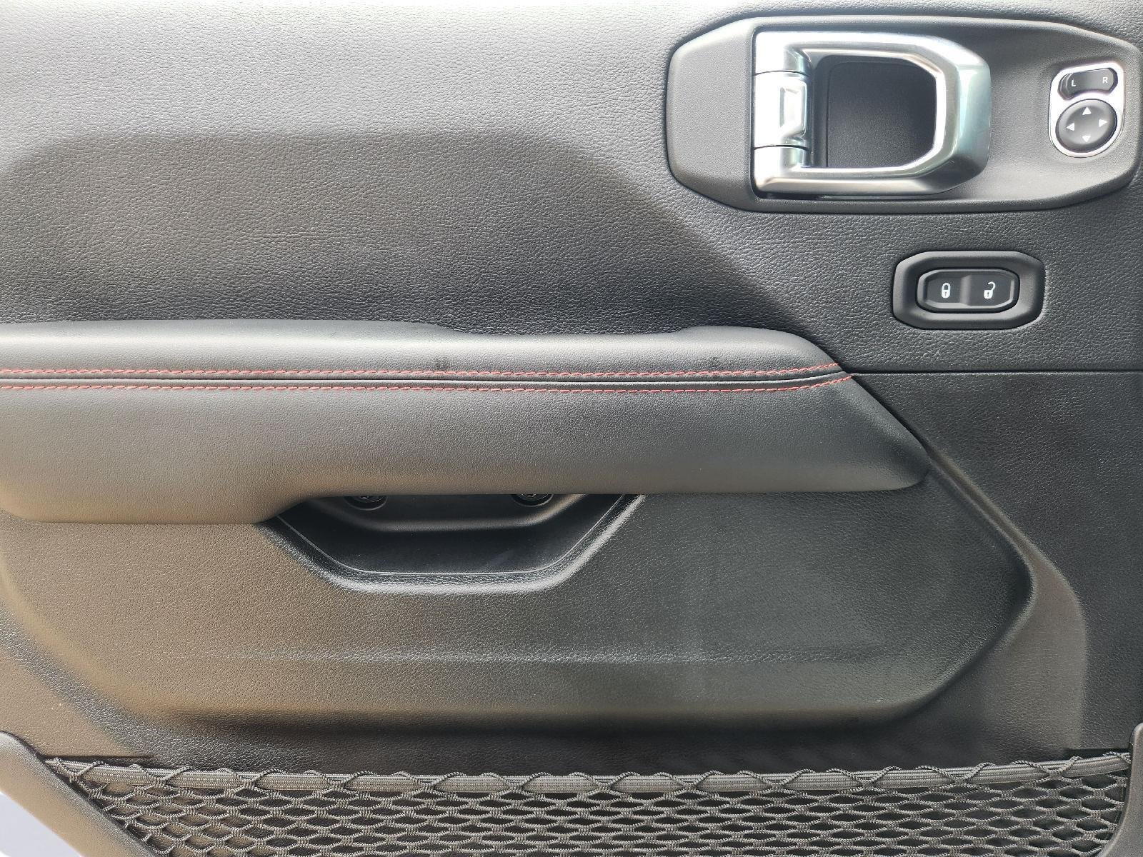 2025 Jeep Wrangler photo 24 of 34