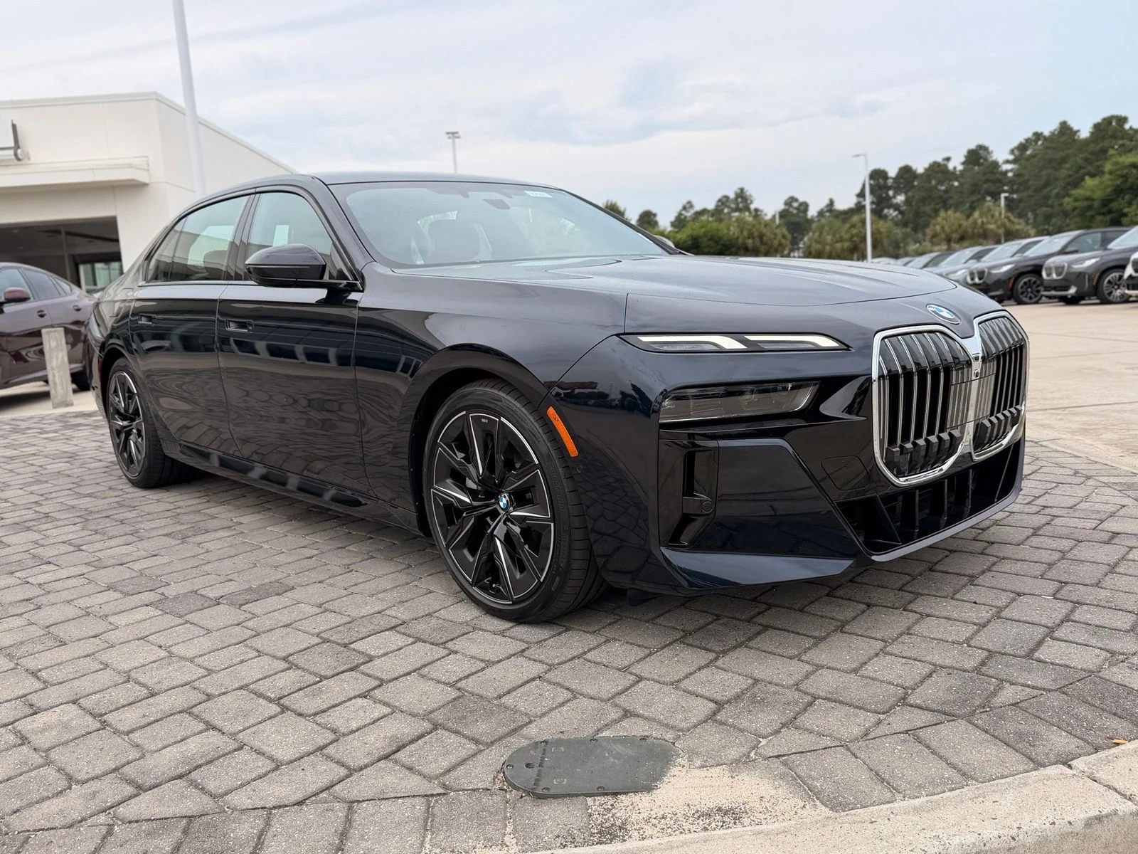 New 2026 Carbon Black Metallic BMW 760i xDrive image 7