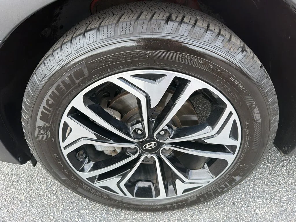 Used 2019 Red Hyundai Ultimate image 11
