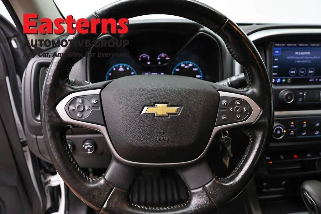 Used 2022 White Chevrolet LT image 12