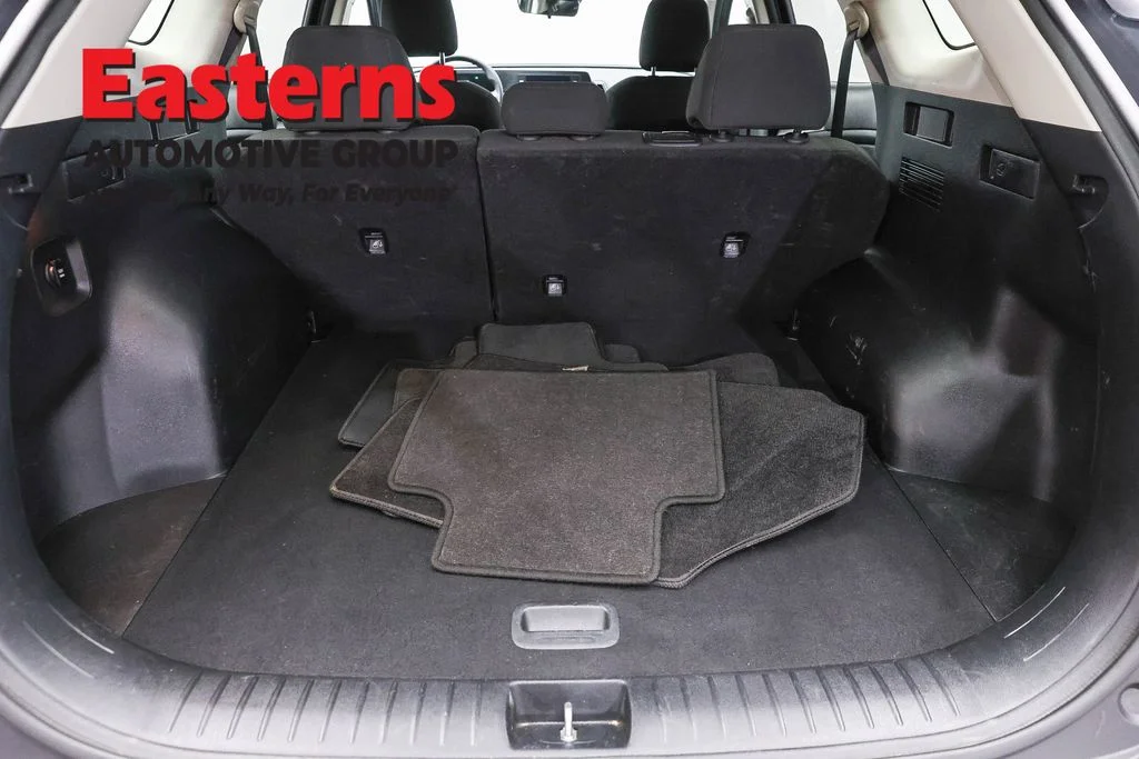 Used 2024 Black Kia LX image 9