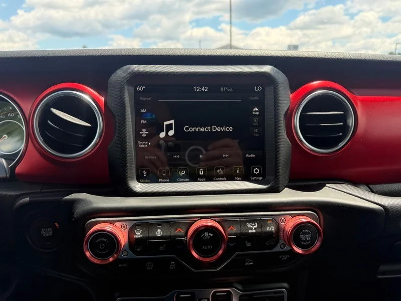 Used 2023 Gray Jeep Rubicon image 12