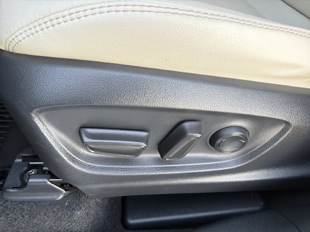 2024 Toyota Corolla Cross XLE - Photo 27