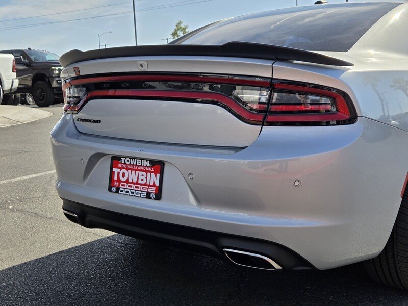 Used 2022 Silver Dodge SXT image 6