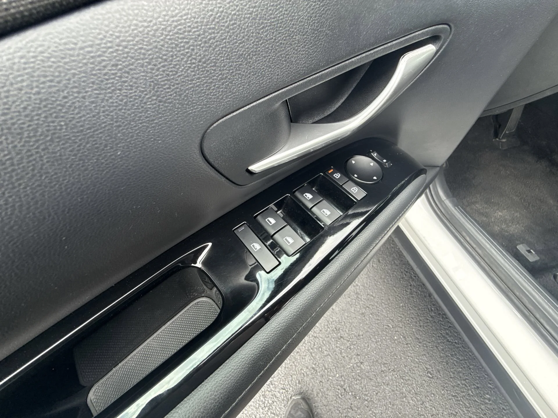 2025 Hyundai Santa Cruz Limited - Photo 13