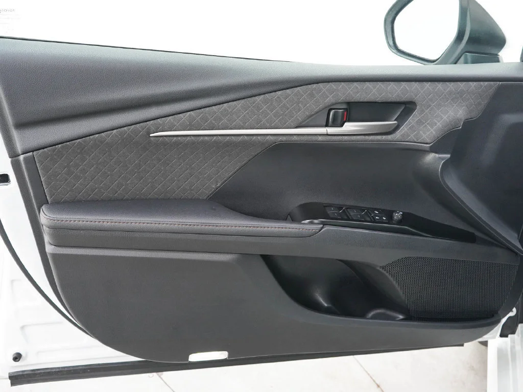 Used 2026  Toyota LE image 17
