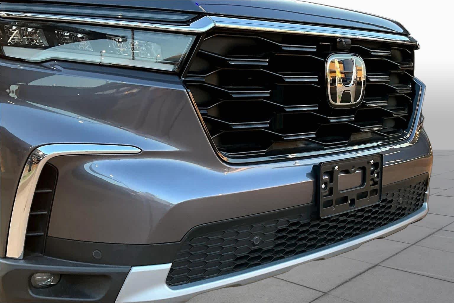 Certified Used 2025 Modern Steel Metallic Honda Elite image 29