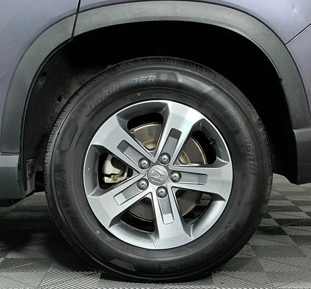 Used 2024 Modern Steel Honda EX-L image 10