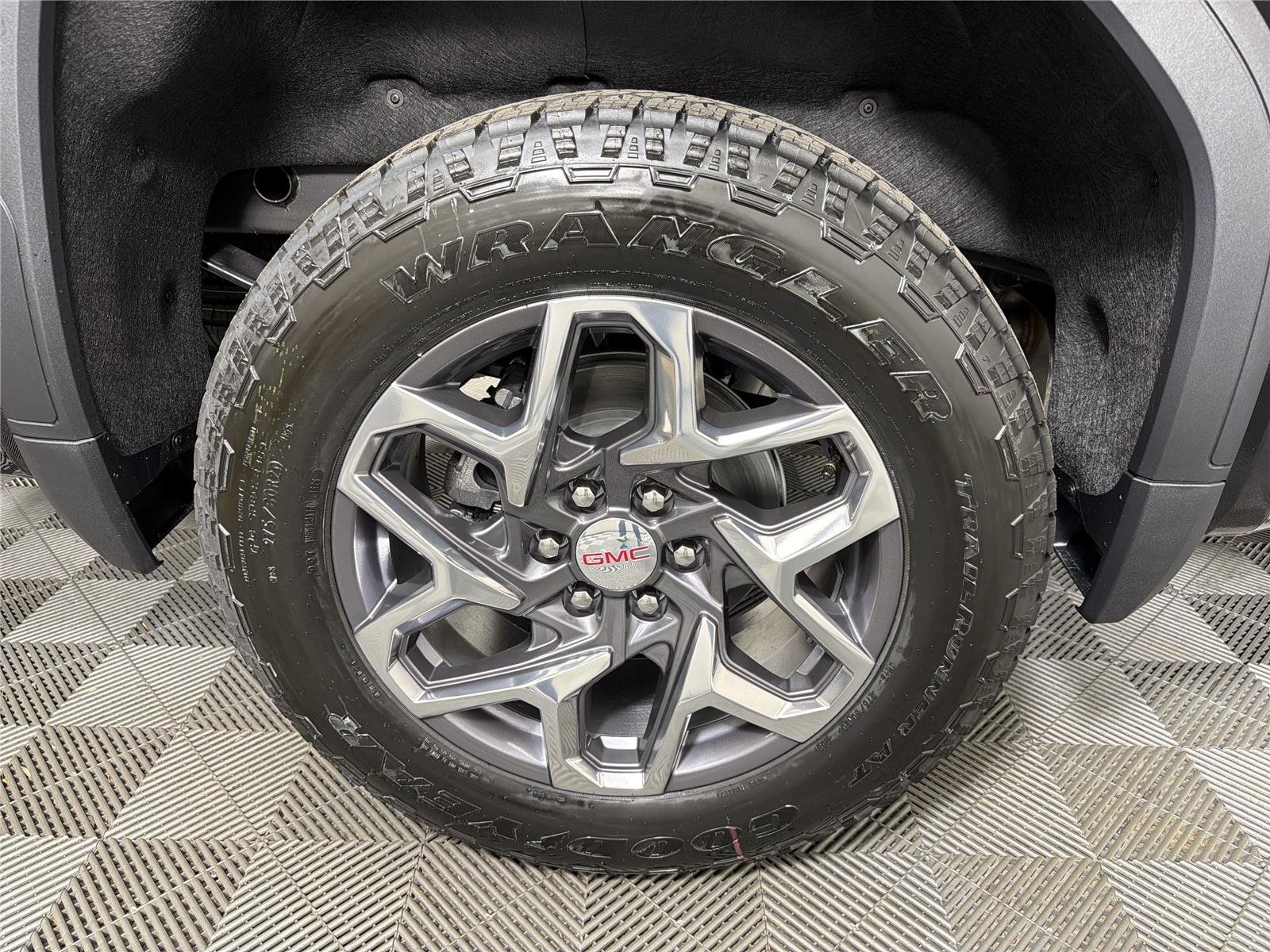 2026 GMC Sierra 1500 SLT - Photo 15