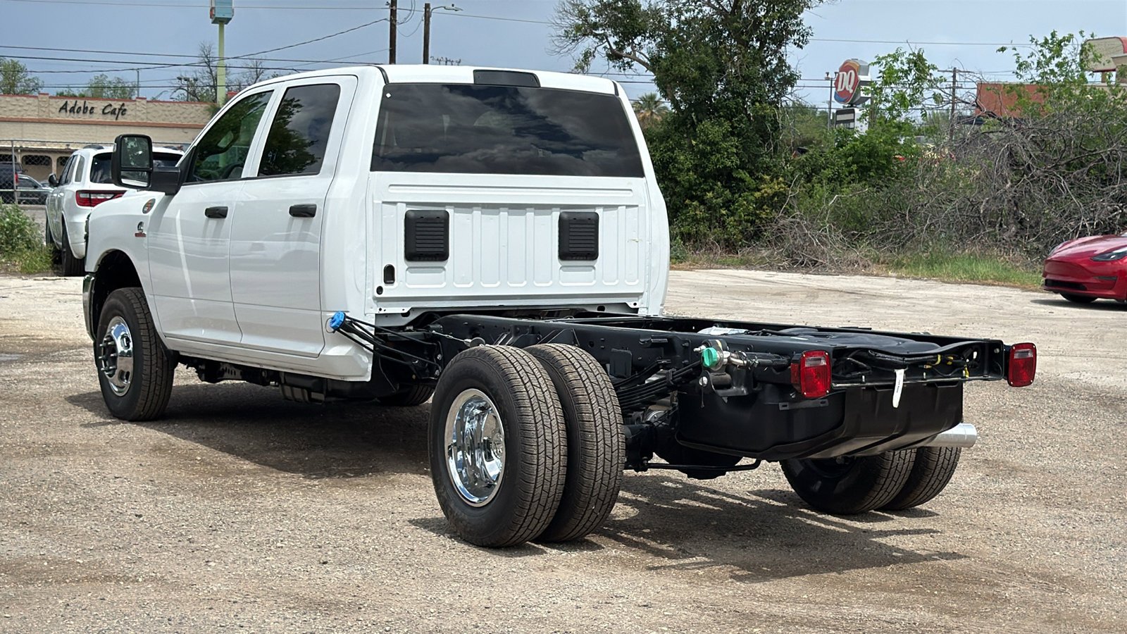 New 2026 Bright White Clear-Coat Exterior Paint RAM Tradesman image 3