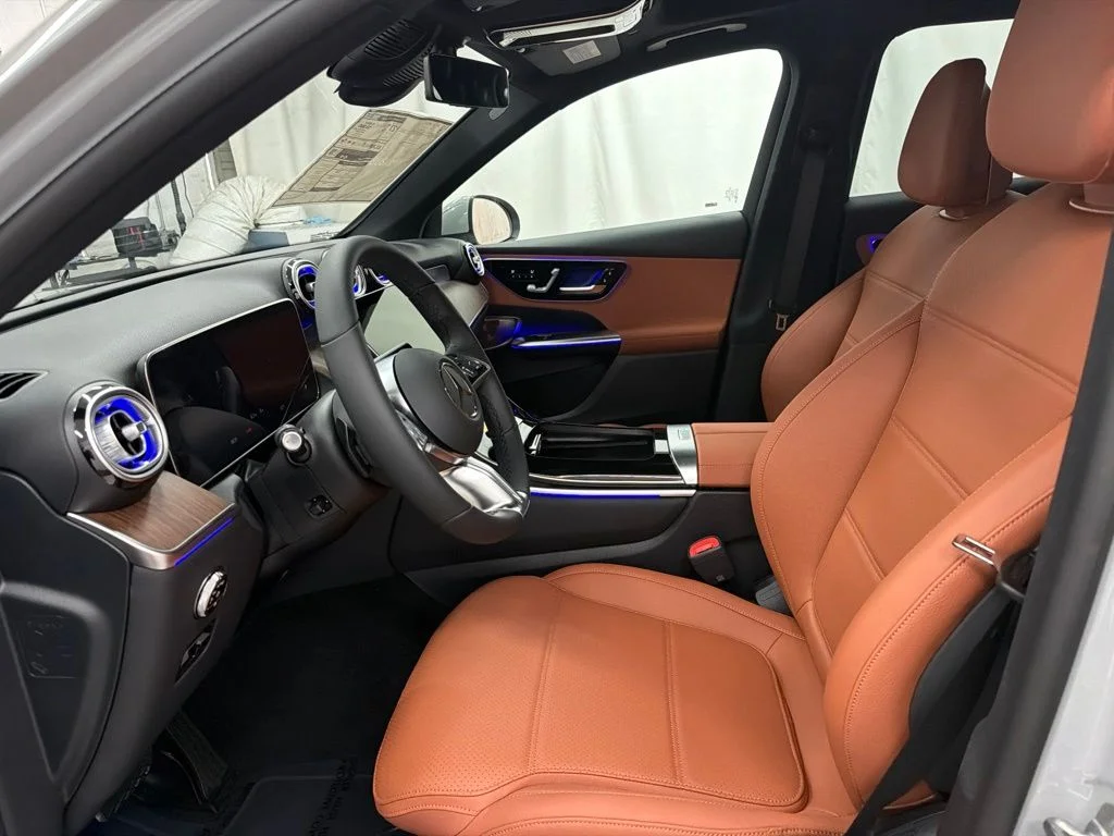 New 2027 White Mercedes-Benz GLC 300 image 12
