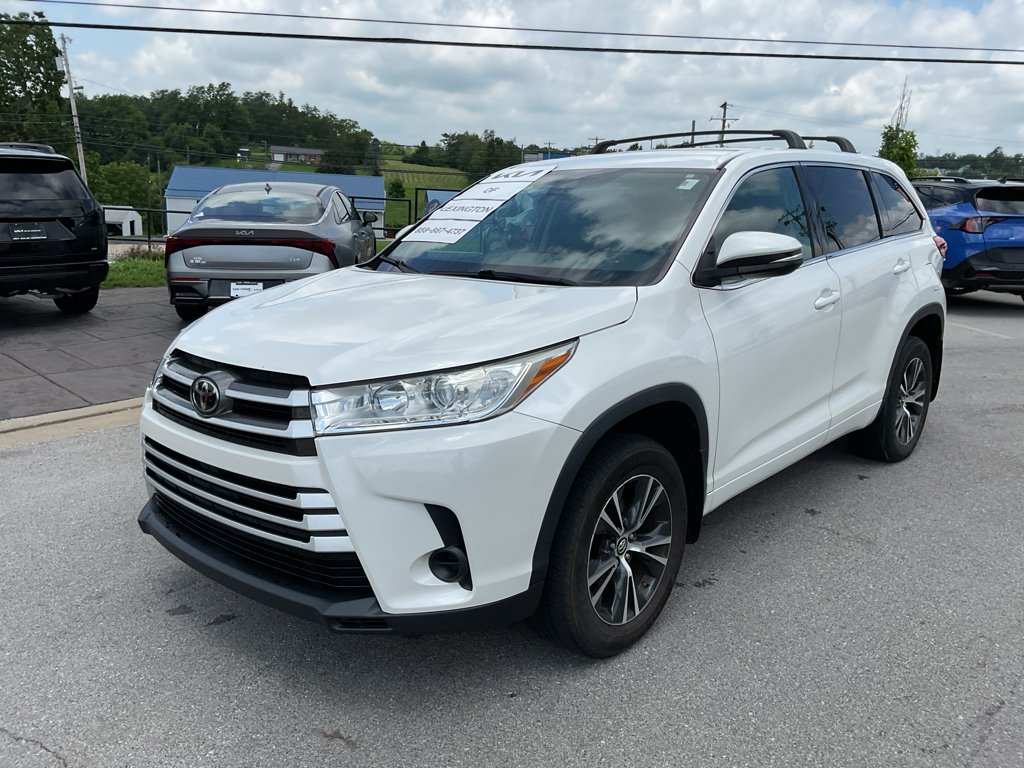 Used 2018 Blizzard Pearl Toyota LE image 4