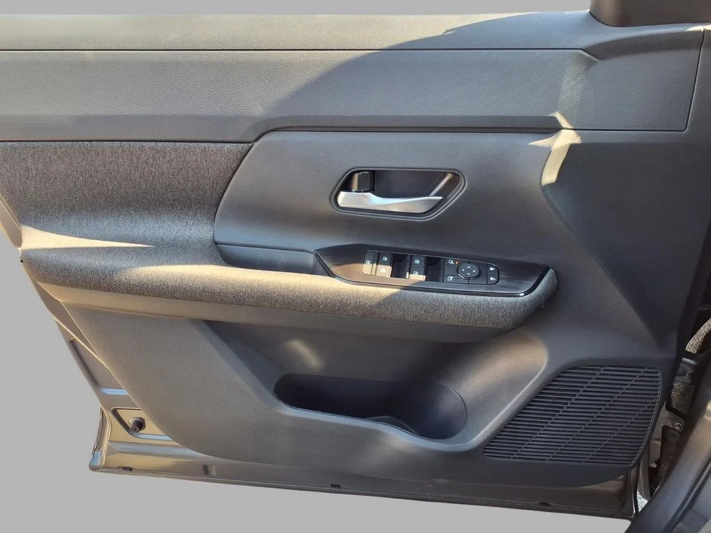 New 2027 Gray Nissan SV image 18