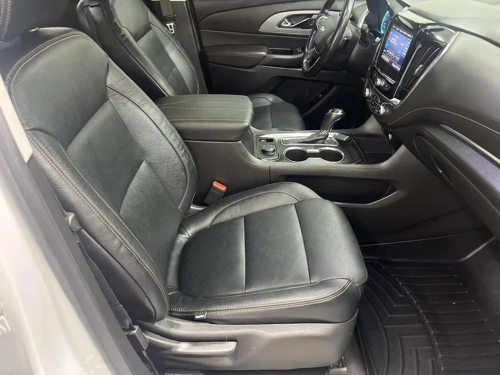 Used 2020 SUMMIT WHITE Chevrolet LT Cloth image 29