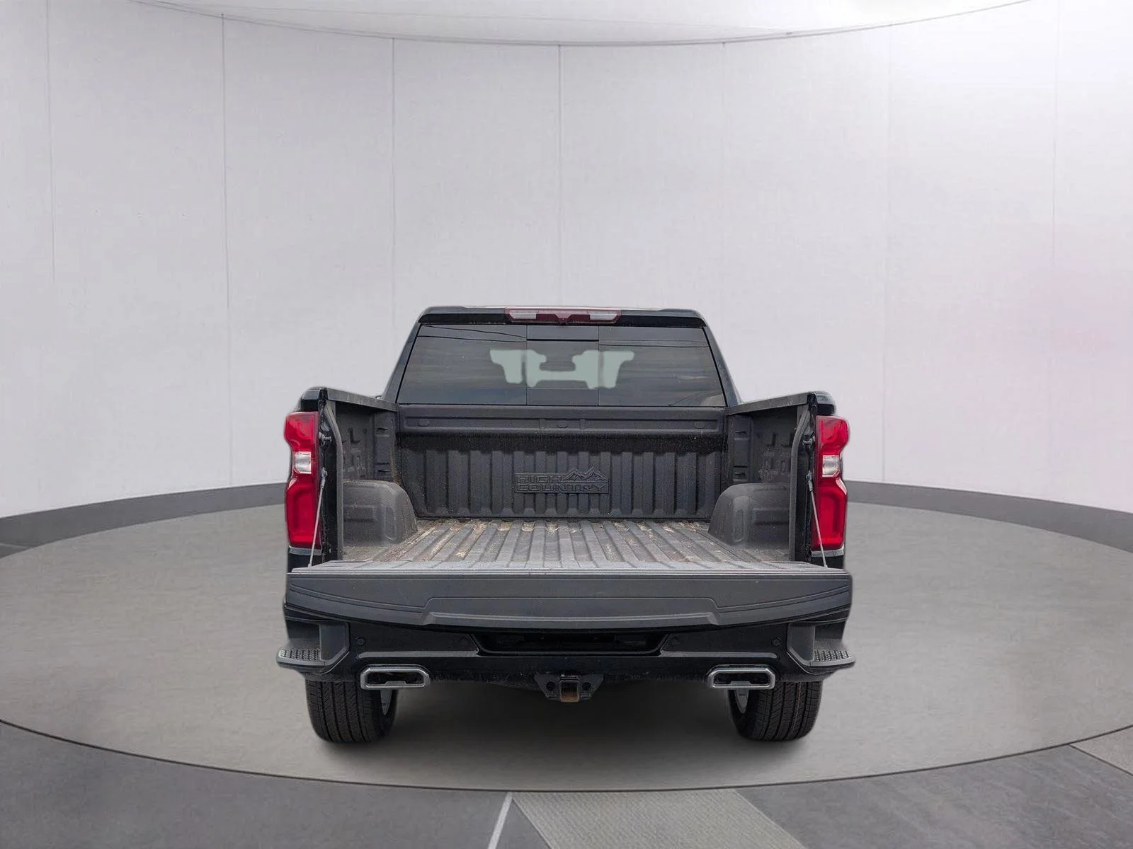 Used 2024 Black Chevrolet High Country image 5