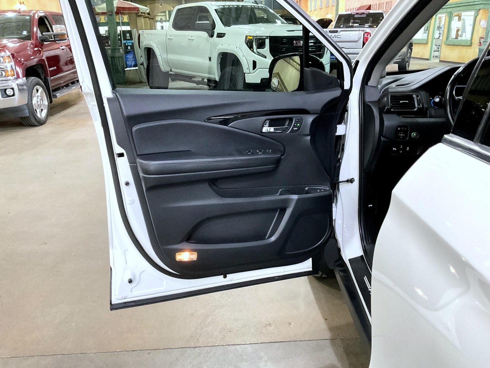 Used 2021 White Honda Elite image 9