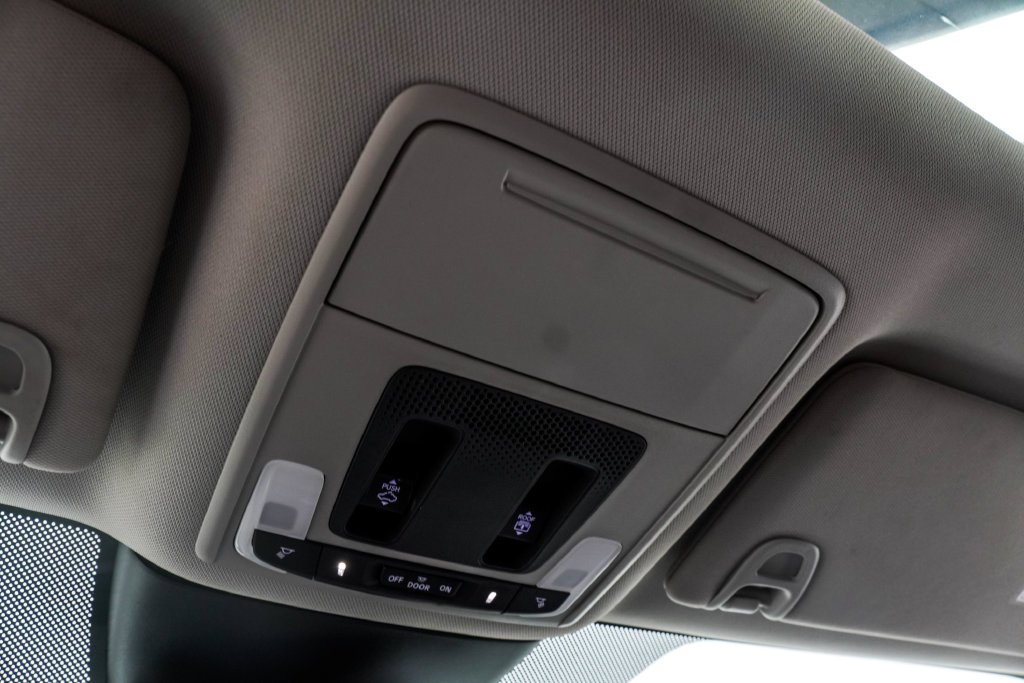 Used 2025 White Honda Touring image 43