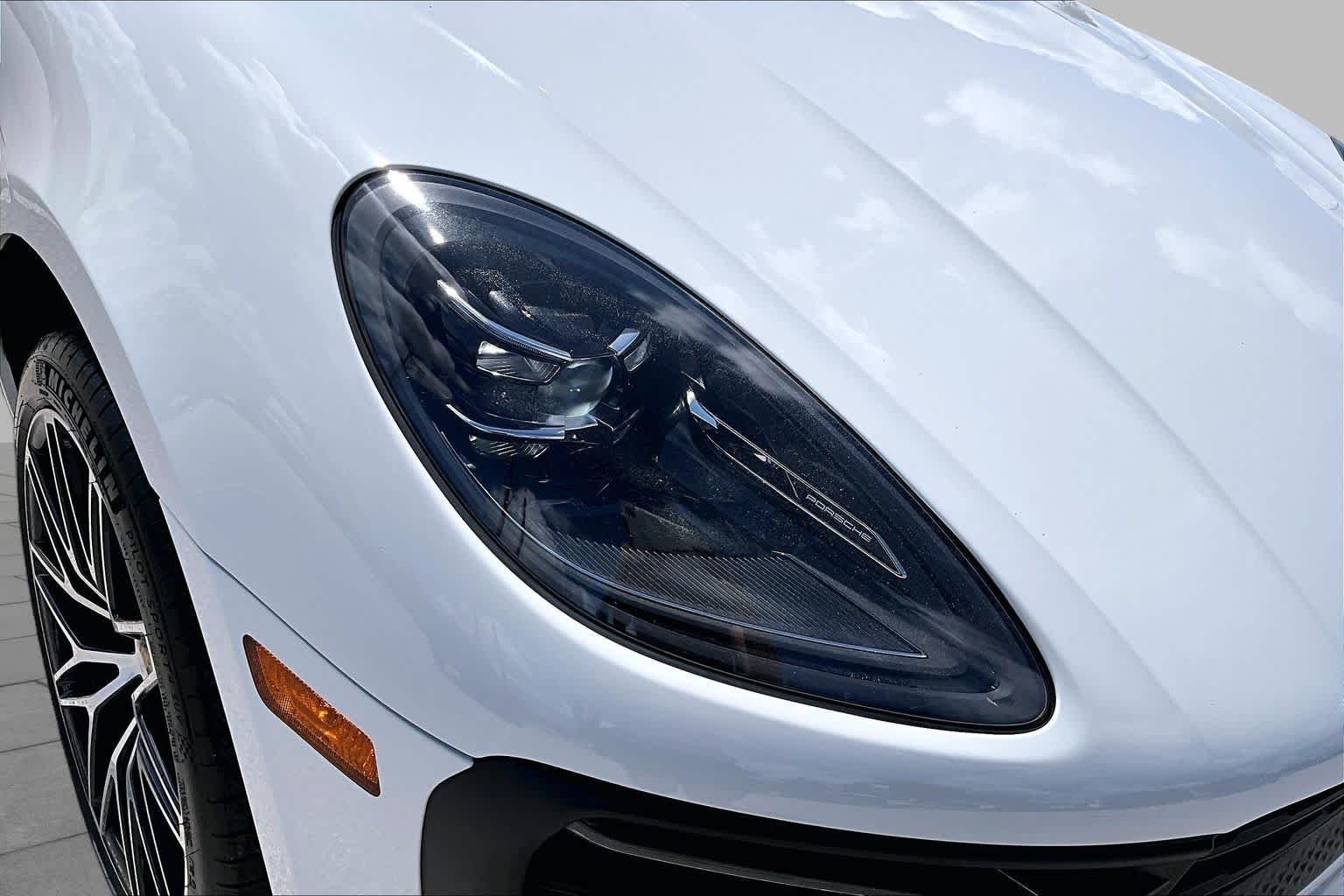 Used 2022 Carrara White Metallic Porsche S image 28