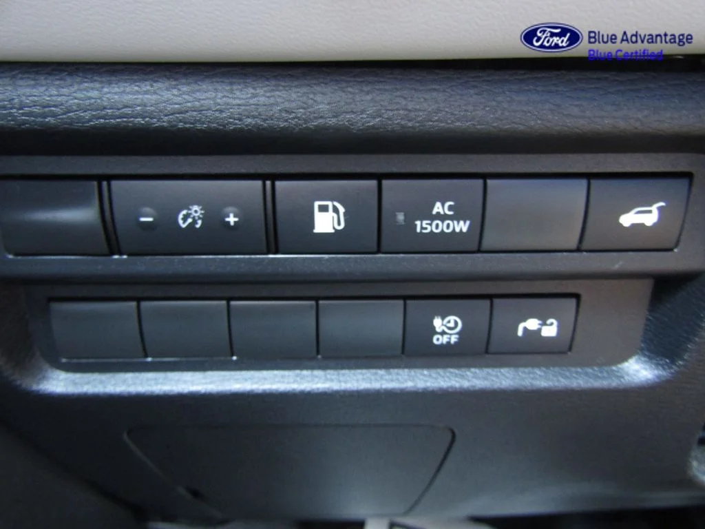 Certified Used 2024 Labrador Black Pearl Mitsubishi SEL image 27