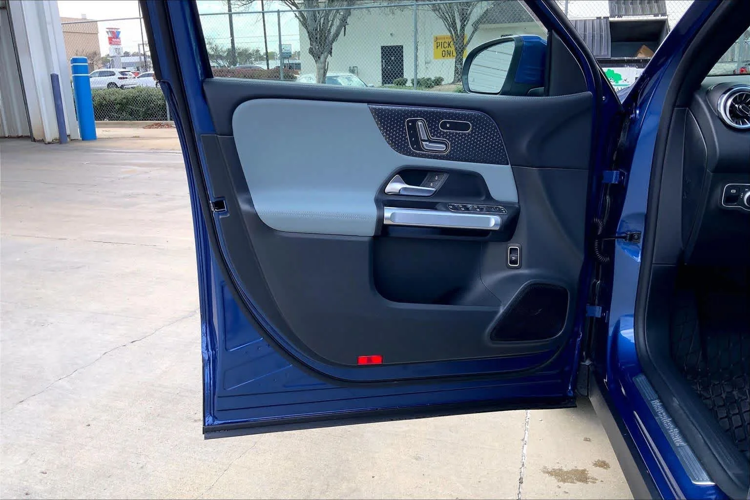 New 2026 Starling Blue Metallic Mercedes-Benz GLB 250 image 10