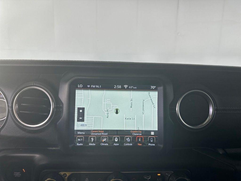 Used 2019 Mojito! Clearcoat Jeep Unlimited Sahara image 19