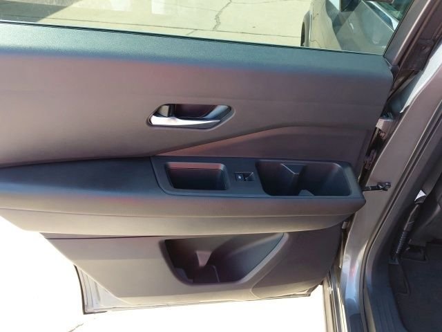 Used 2026 Gun Metallic Nissan SL image 29