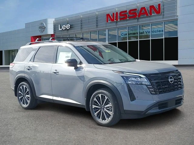2026 Nissan Pathfinder Platinum 2WD's photo