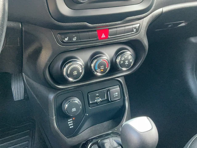 Used 2017 Gray Jeep Latitude image 17