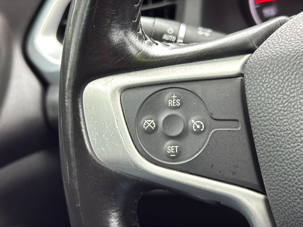 Used 2020 White GMC SLE image 45