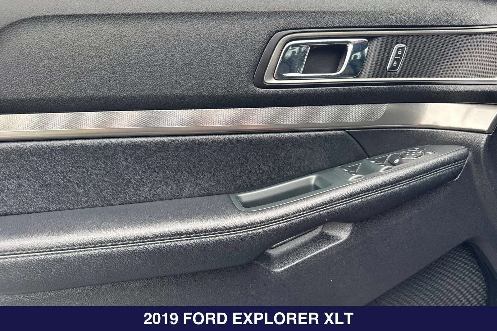 Used 2019 Red Ford XLT image 12