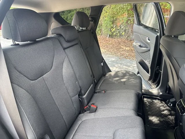 Used 2023 Black Hyundai SEL image 11