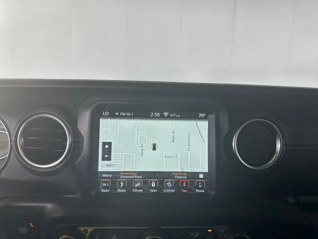 Used 2019 Mojito! Clearcoat Jeep Unlimited Sahara image 19