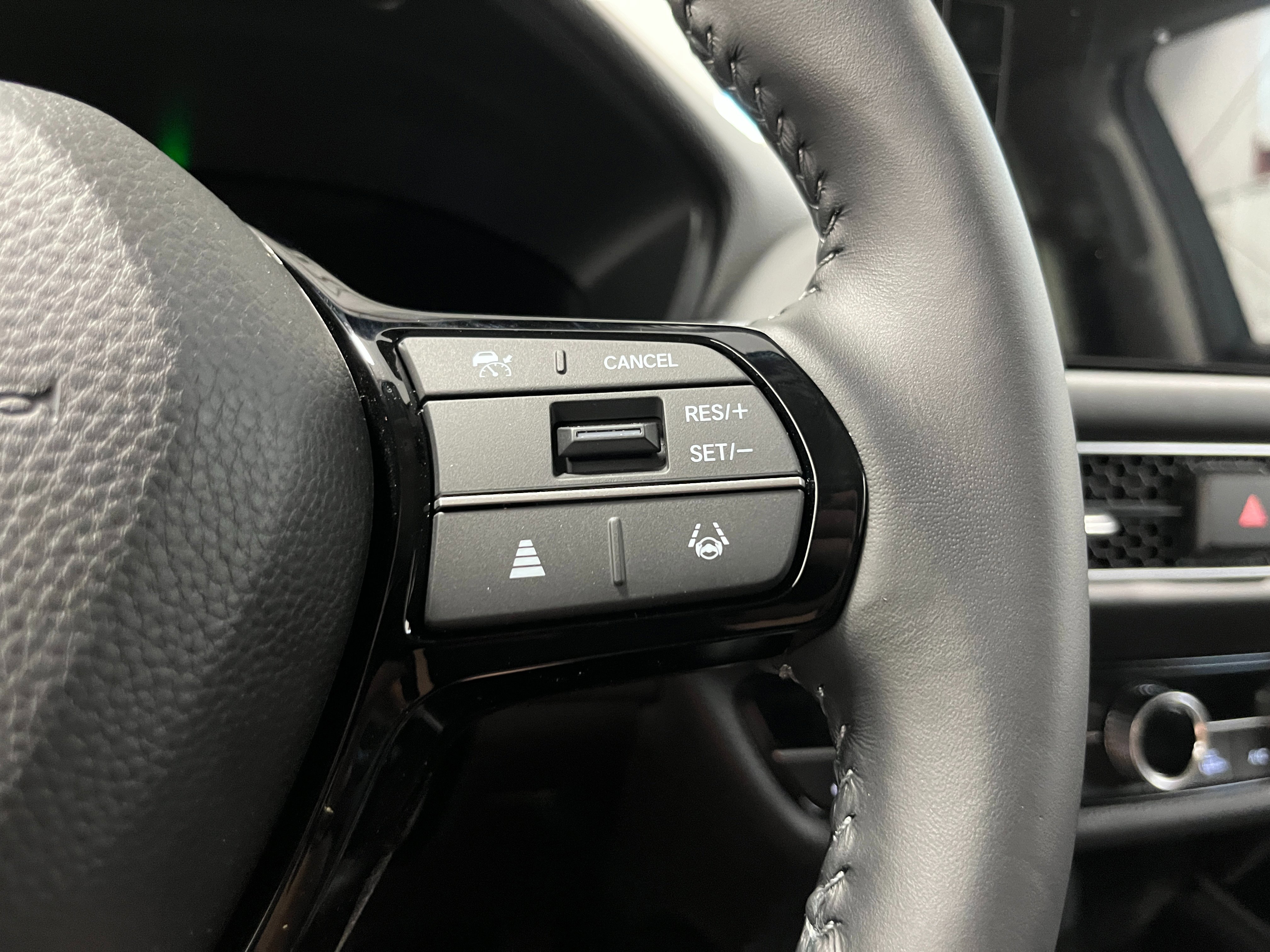 New 2027 Platinum White Pearl Honda EX-L image 16
