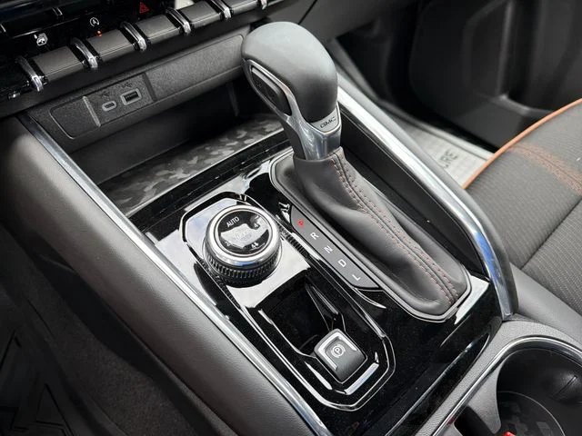 2026 GMC Canyon AT4 - Photo 15