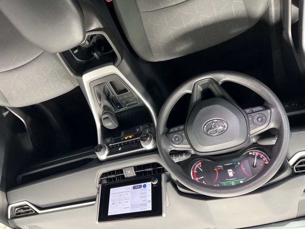 Used 2025 White Toyota XLE image 12