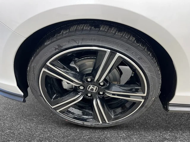 New 2026 Platinum White Pearl Honda SE image 11
