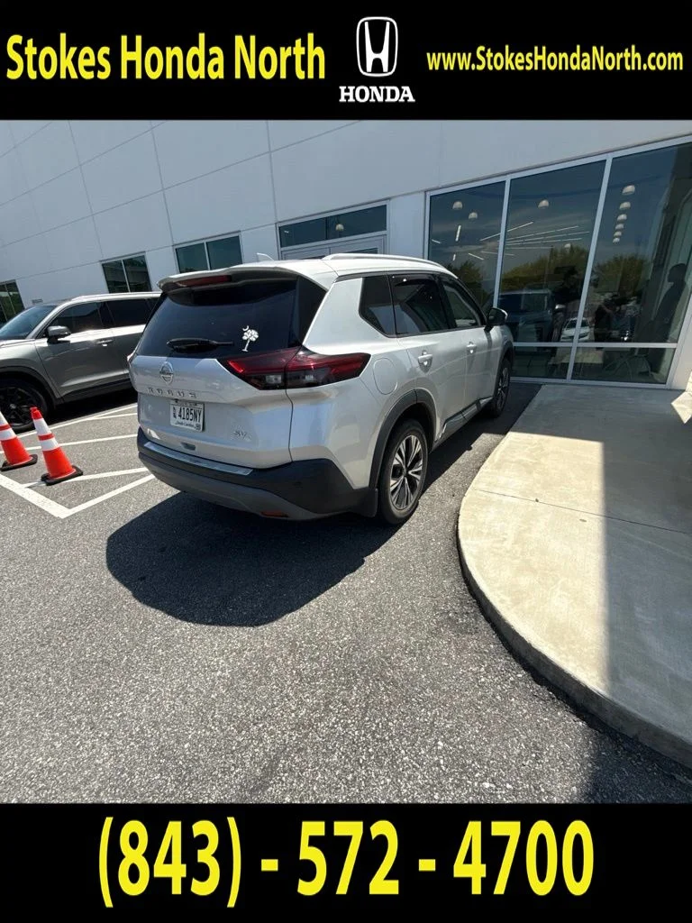 Used 2021 Silver Nissan SV image 3