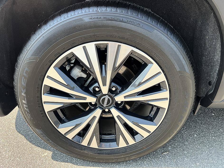 Certified Used 2023 Gun Metallic Nissan SV image 11
