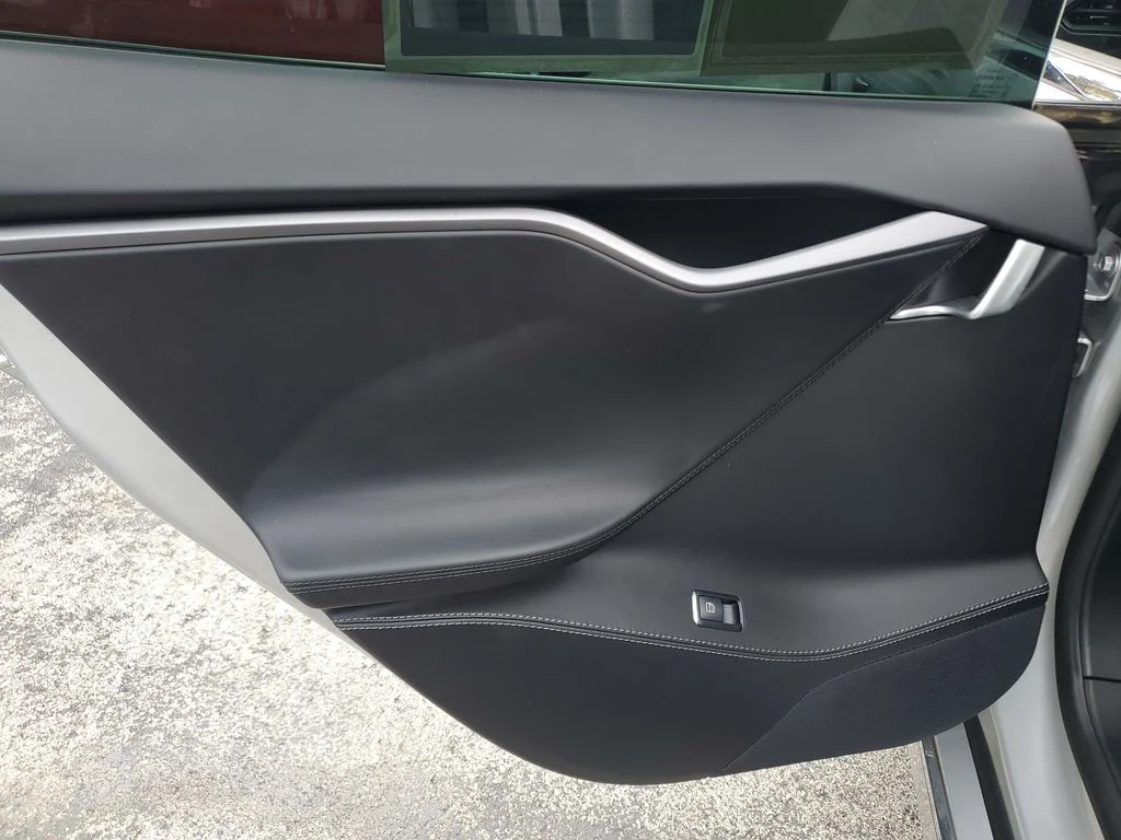 Used 2018 Gray Tesla  image 12