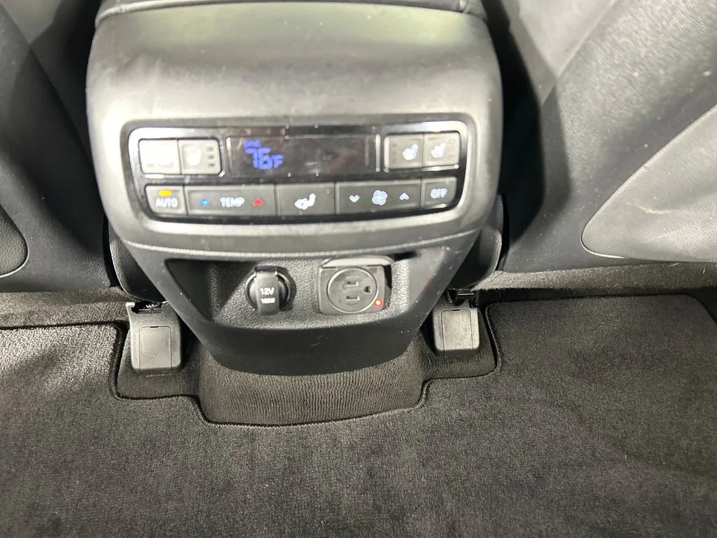 Used 2022 Silver Hyundai Limited image 18