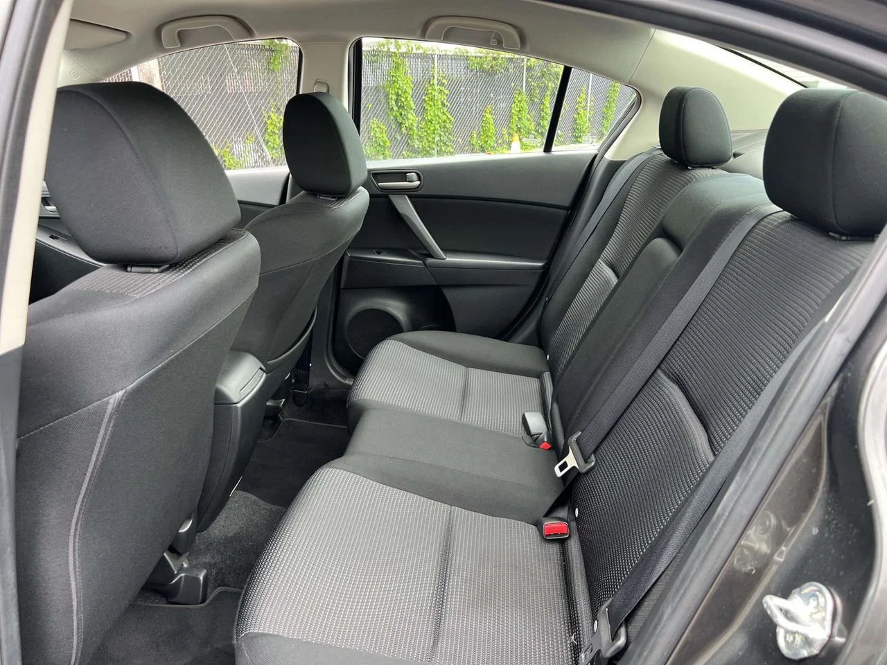 Used 2012 Graphite Mica Mazda i Touring image 15